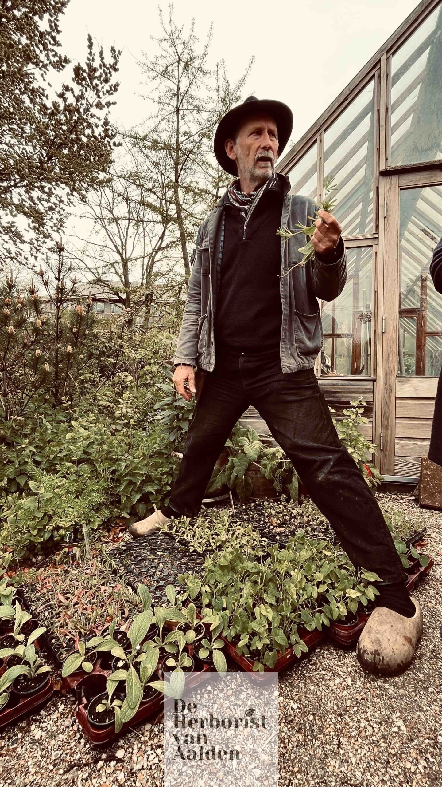 De Herborist van Aalden bezoek Weleda, Tuinman Jan Graafland
